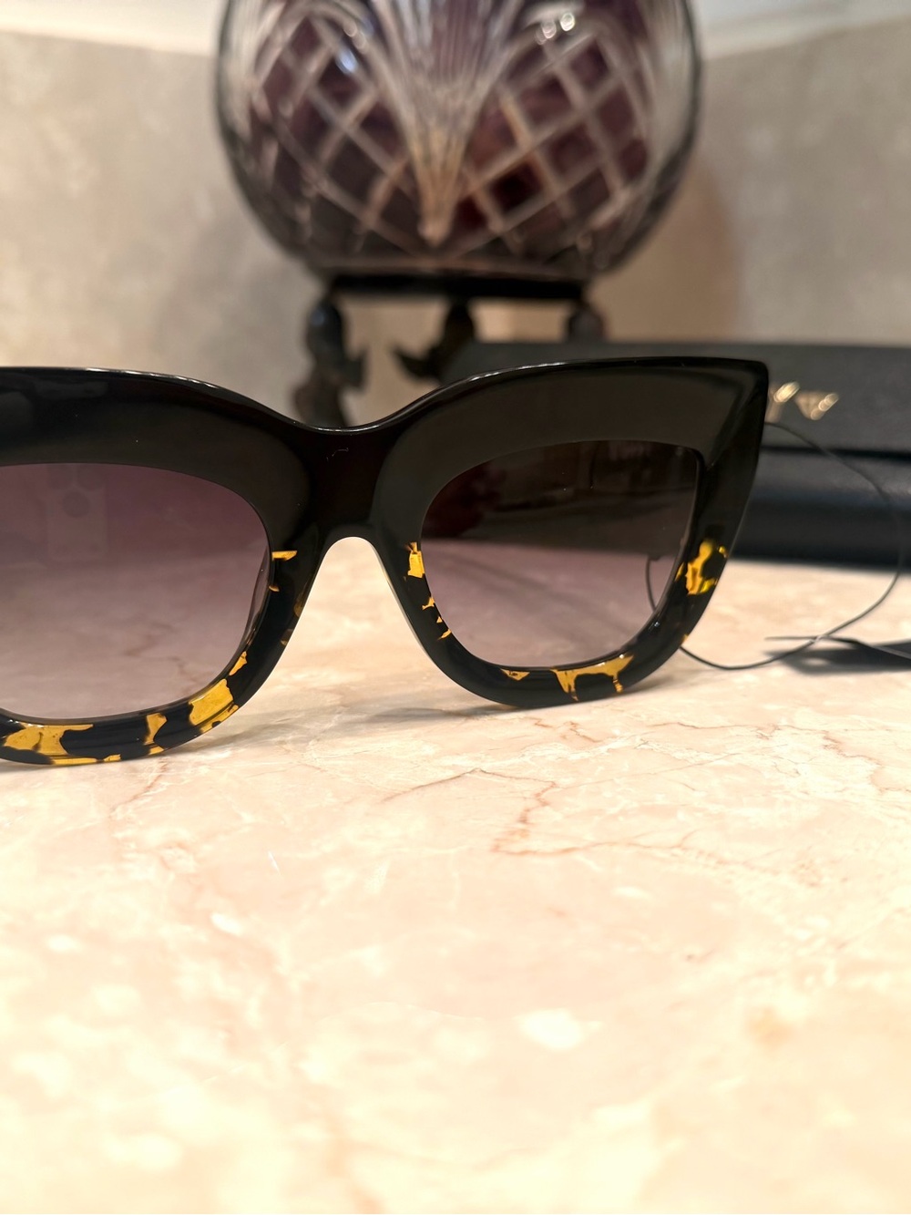❌SOLD❌ Valley Marmont, Black with Gold Fleck, Cat-Eye Sunglasses, Tags and Case. - Picture 2 of 5